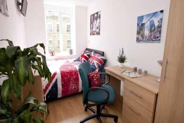 1-bedroom Apartment in (shared house) for rent in Sunbridge Road, Bradford City Centre, Bradford, BD