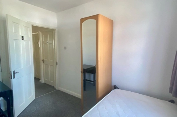 Double Room to Rent in Lyndhurst Avenue, SW16. Couple Accepted.