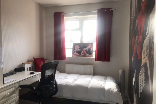 Double Room to Rent in Shared House, Foresters Drive, Wallington. Female vegetarian Only