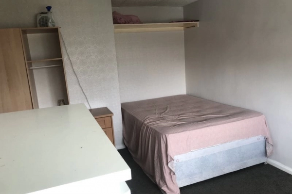 Double Room to Rent in Carshalton SM5. All Bills included. Perfect for couples.