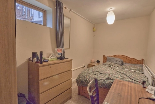 6-bedroom semi-detached house to rent in Blackboy Rd, Exeter EX4. -sbruk.com