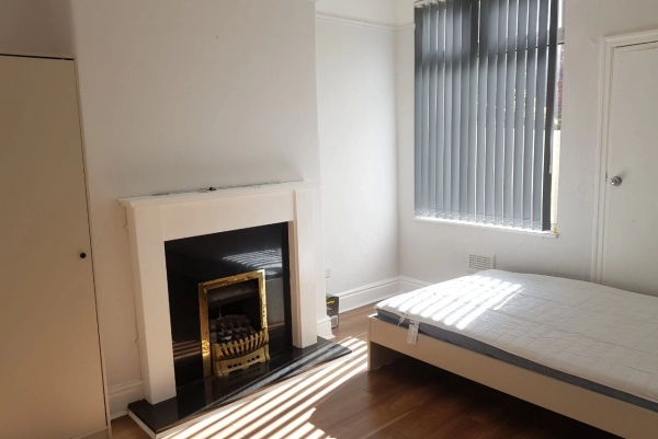 Double Room to Rent in Shared House Anfield Road Liverpool. All bills included.