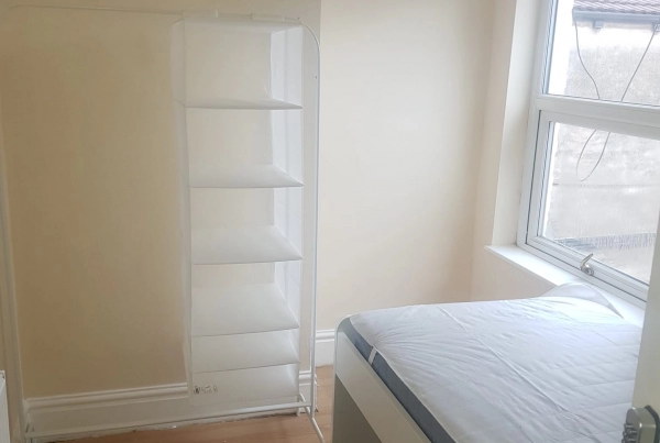 Single Room in Shared House to rent on Glamis Road Liverpool L13. Bills included. Single only.