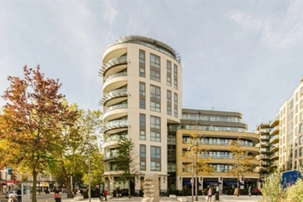 Luxury 2 Large Bedroom Apartment for sale in Quartz House Dickens Yard,London