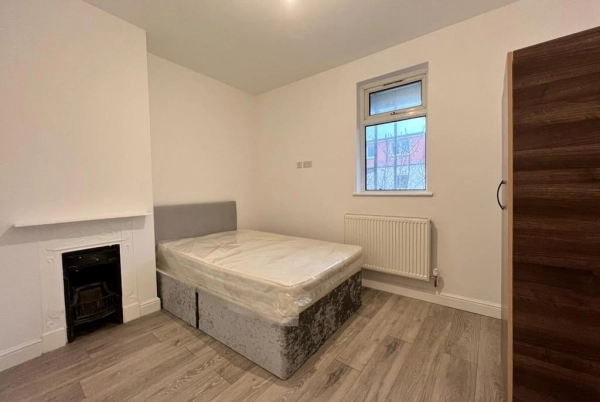BRAND NEW FOUR BEDROOM FIRST FLOOR FLAT TO LET IN THE HEART OF BRIXTON SW2