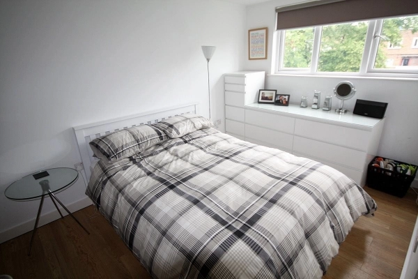 ONE BEDROOM FLAT TO LET IN STOKE NEWINGTON N16 9DH