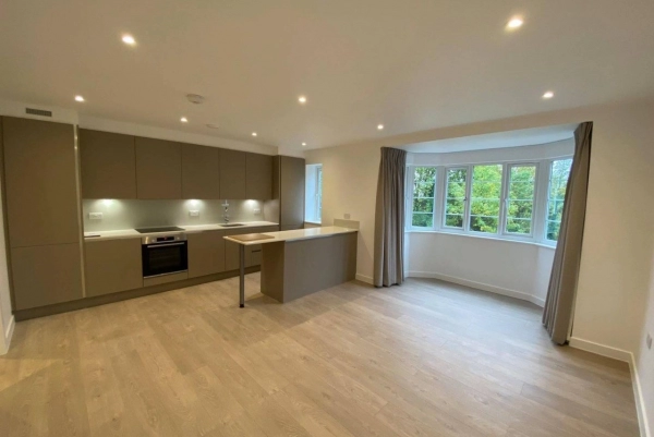 BRAND NEW TWO BED TWO BATH FLAT TO LET IN CROUCH END N8 8DE