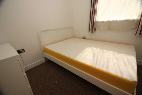 GROUND FLOOR TWO BEDROOM FLAT TO LET IN EAST London E14 2DQ