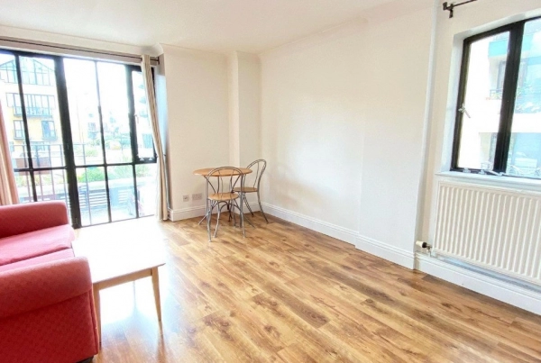 FIRST FLOOR ONE BEDROOM FLAT TO LET IN MUDCHUTE E14 3TG