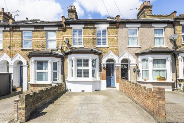 3 bedroom house for sale in Walpole Road South Woodford, E18 2LL