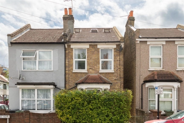 3 bedroom house for sale in Violet Road Walthamstow, E17 8HZ