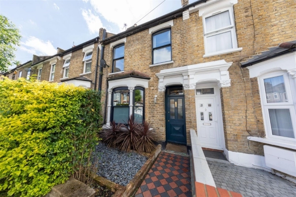 4 bedroom house for sale in Brookdale Road Walthamstow, E17 6QH