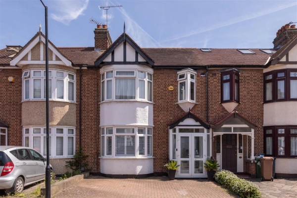 3 bedroom house for sale in Richmond Avenue Highams Park, E4 9RS