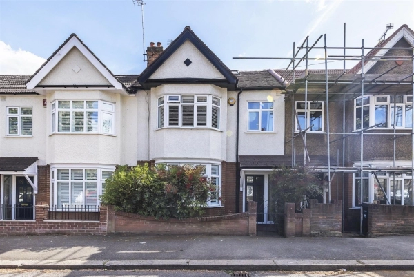 4 bedroom house for sale in Gordon Road South Woodford, E18 1DN
