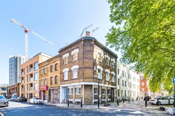  2 bed flat for sale in Cavell Street, London E1