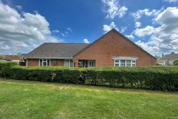 3 bed detached bungalow for sale in Fen Lane, Sawtry, Huntingdon PE28