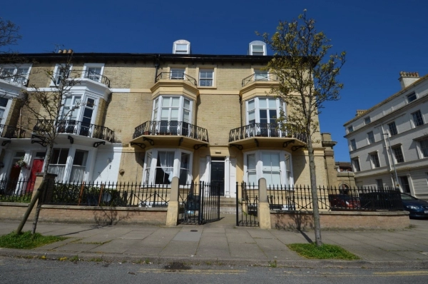 2 bed flat to rent in Camperdown, Great Yarmouth NR30 3JB