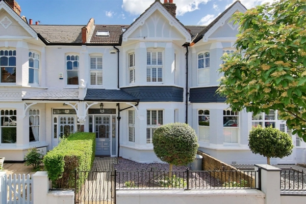 5 bedroom detached house to let in HEYTHORP STREET, LONDON SW18 5BU