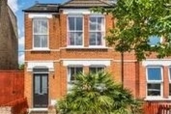 4 bedroom house to rent in Tavistock Road Forest Gate, E7 9EL
