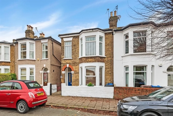  1 bed flat to rent in Hartfield Crescent, London SW19