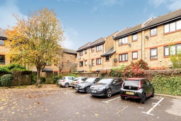 2 bed flat for sale in Bakers Hill, London E5