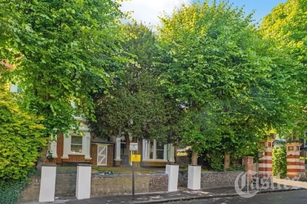 1 bed flat for sale in Crouch Hill, London N8