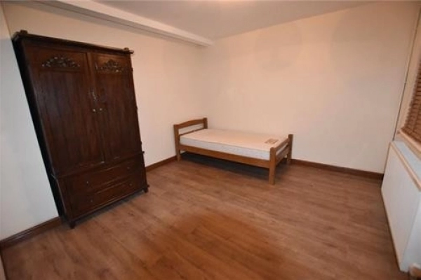 Double Room to Rent in Shared House , Warbank Crescent, New Addington, Croydon.
