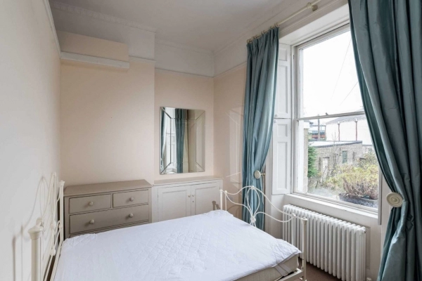 1-bedroom apartment for rent in Green Park W1J.