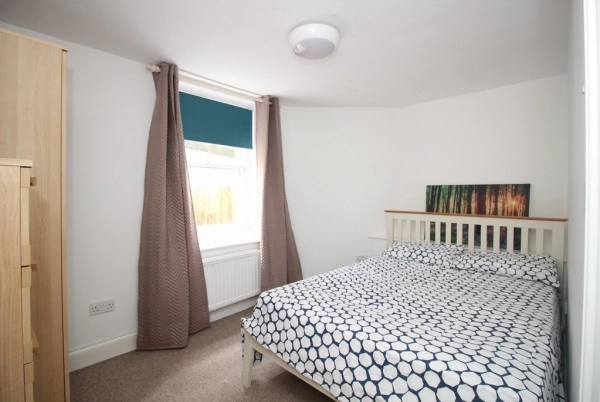 1-bedroom flat for rent in Charles Street, Bath, BA1.