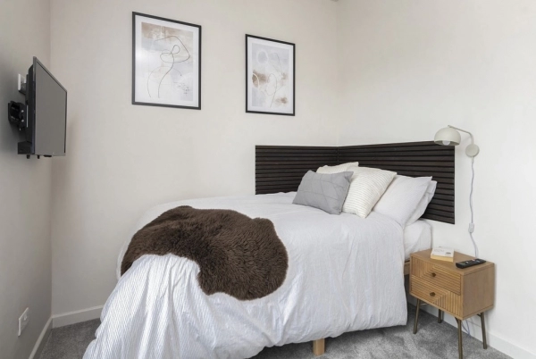 Double-bedroom flat for rent in Wellsway, Bear Flat, Bath BA2.