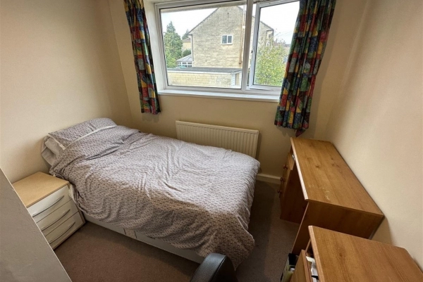 Six-bedroom student property for rent in Hillcrest Drive Bath, Somerset BA2.