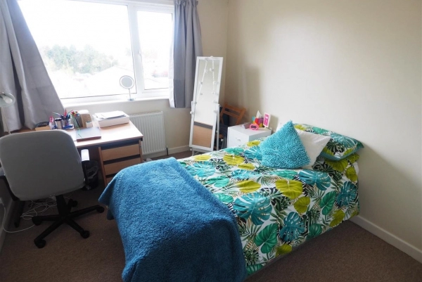 Six-bedroom student property for rent in Stanway Close, Bath BA2.
