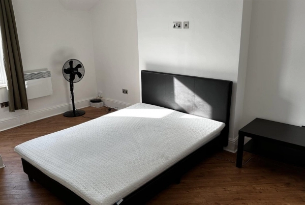 One-bedroom flat available for rent at Stratford Road, Sparkhill, Birmingham B11.