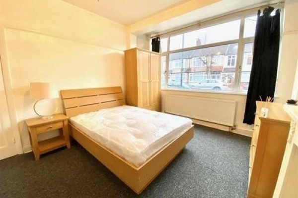Spacious Double Room to Rent in Beckway Road, Norbury, SW16.